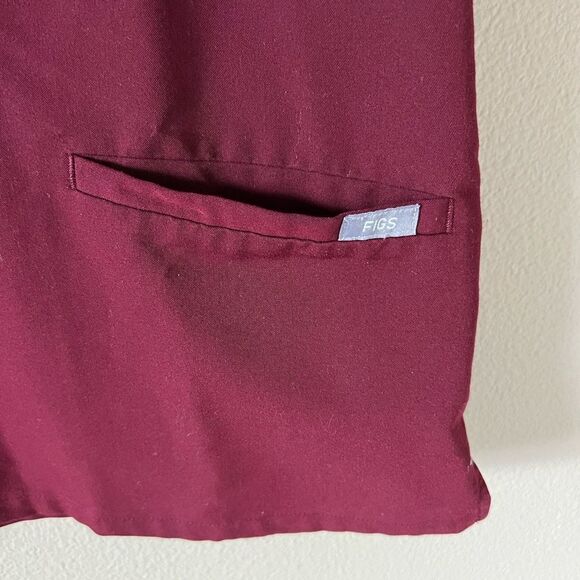 Figs Burgundy Scrub Top and Pants Set - XXS/XXSP - Picture 2 of 9